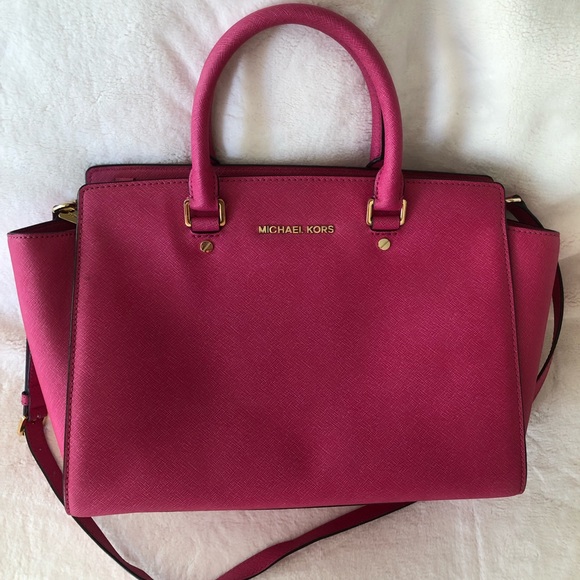 Michael Kors Leather Bag. - Picture 2 of 5